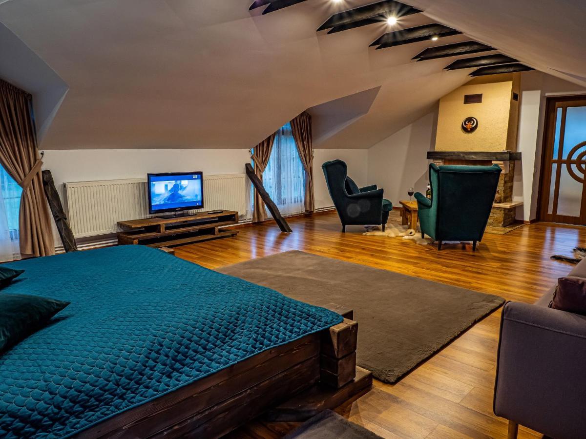 ホテル Casa Delia Câmpulung Moldovenesc エクステリア 写真