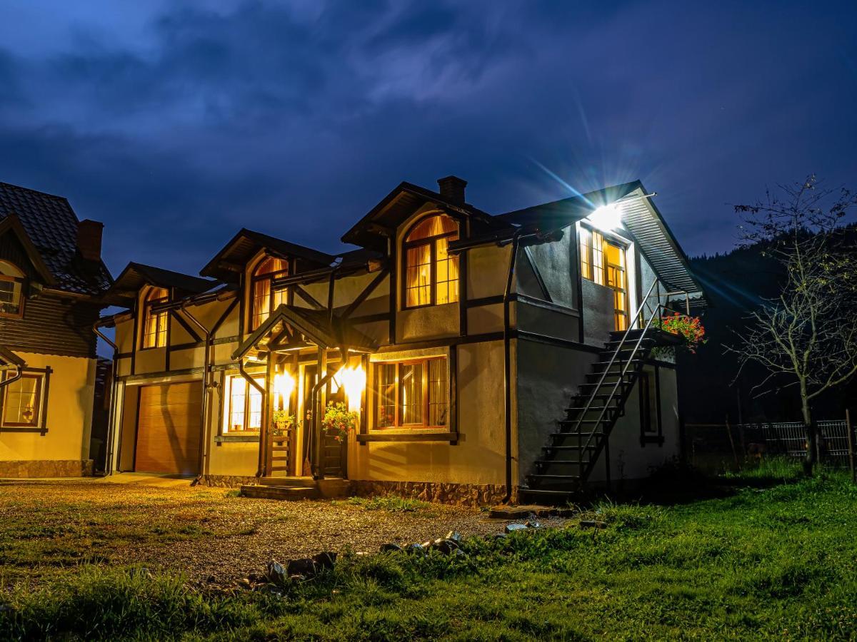 ホテル Casa Delia Câmpulung Moldovenesc エクステリア 写真